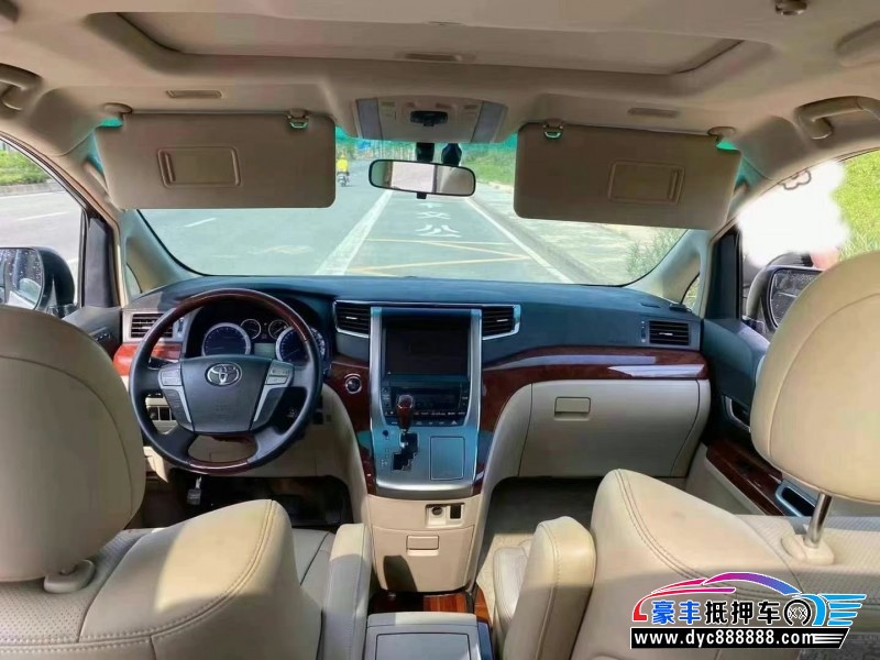 14年丰田埃尔法轿车抵押车出售