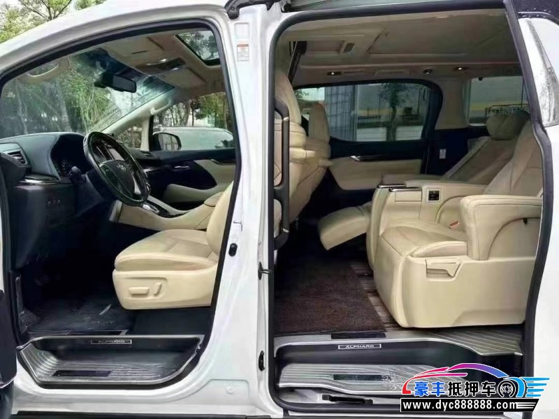 18年丰田埃尔法轿车抵押车出售