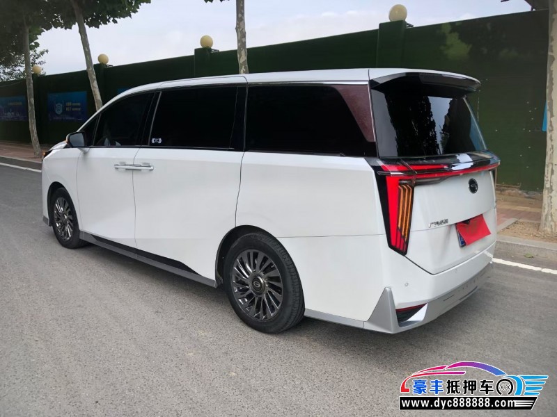 23年传祺M8轿车抵押车出售