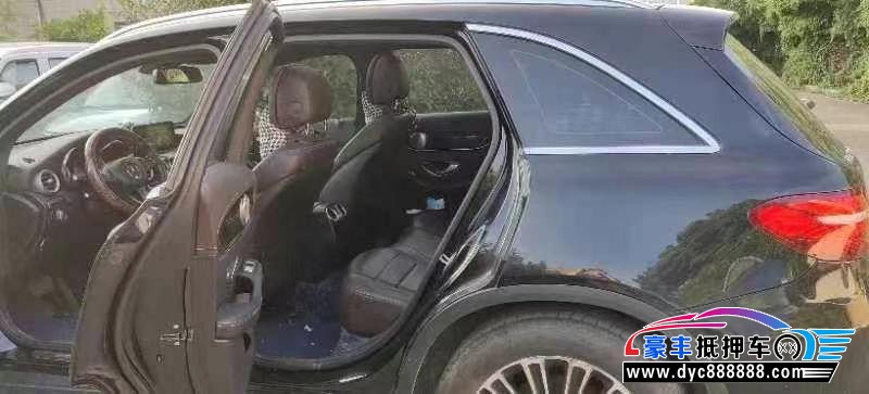 18年奔驰GLC轿车抵押车出售