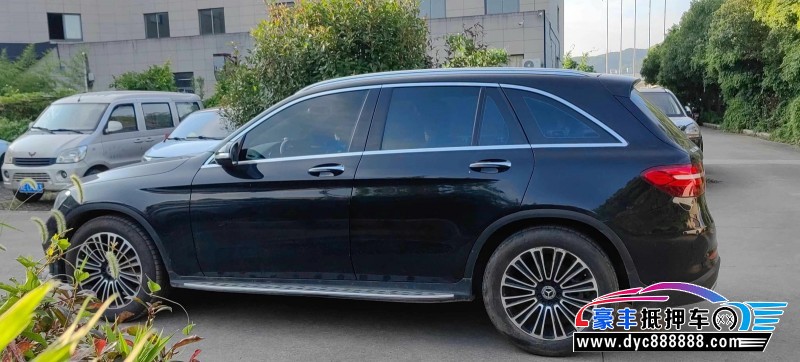 18年奔驰GLC轿车抵押车出售