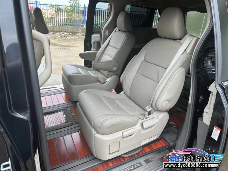 17年丰田塞纳MPV抵押车出售