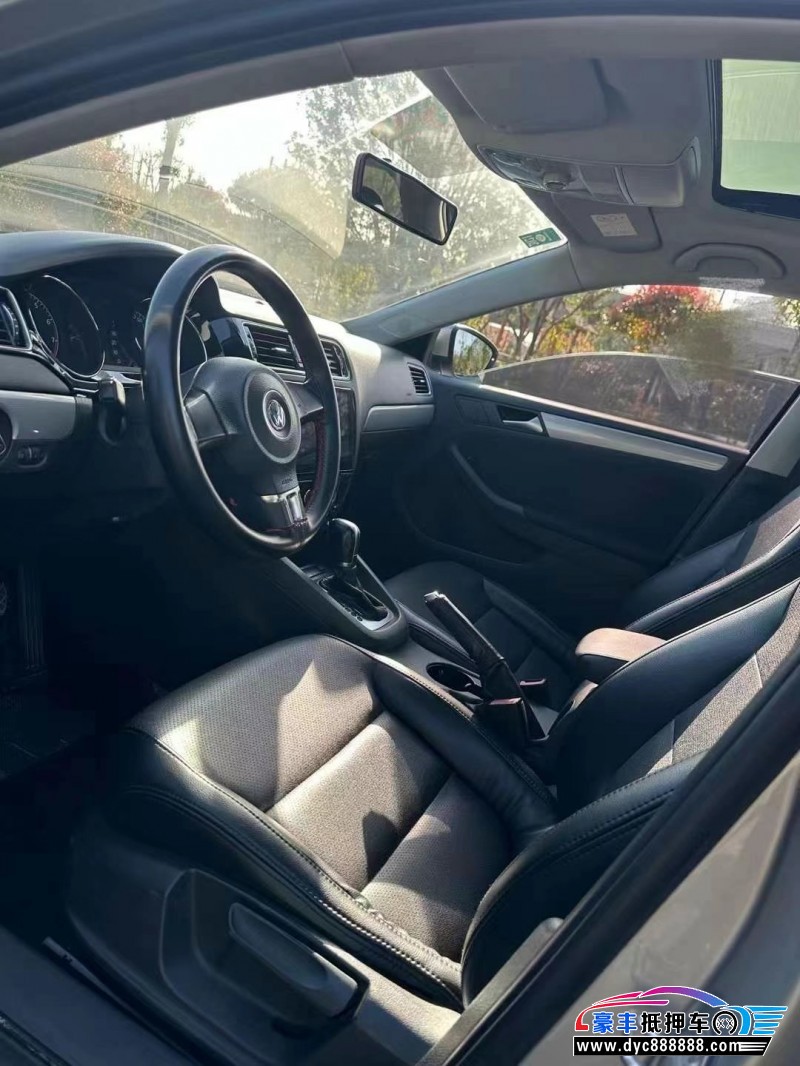 15年大众速腾轿车抵押车出售