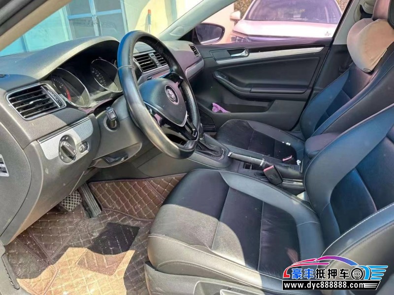 16年大众速腾轿车抵押车出售