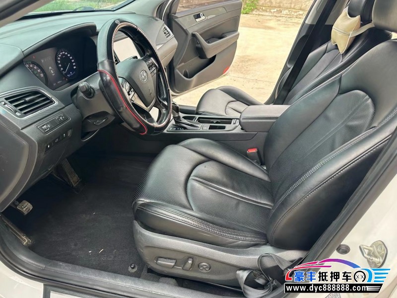 17年现代索纳塔轿车抵押车出售