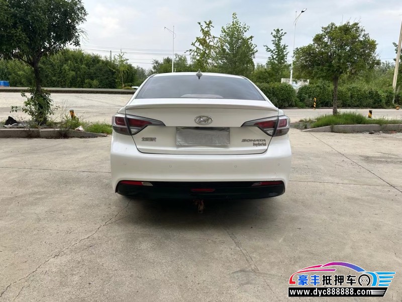 17年现代索纳塔轿车抵押车出售