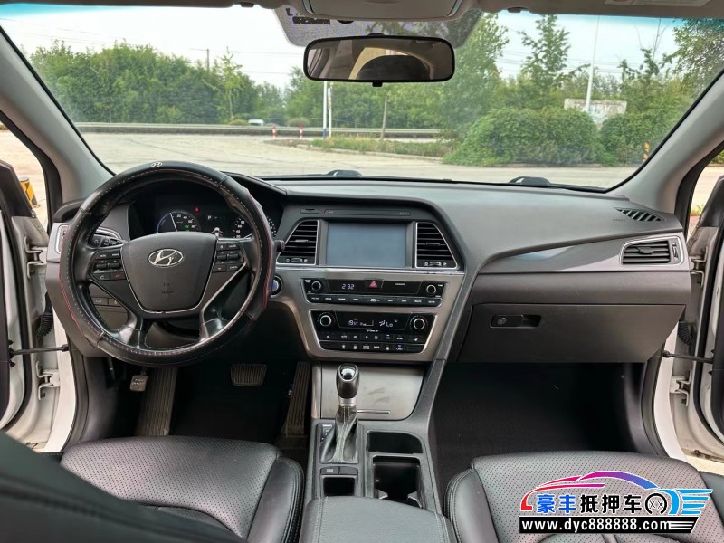 17年现代索纳塔轿车抵押车出售