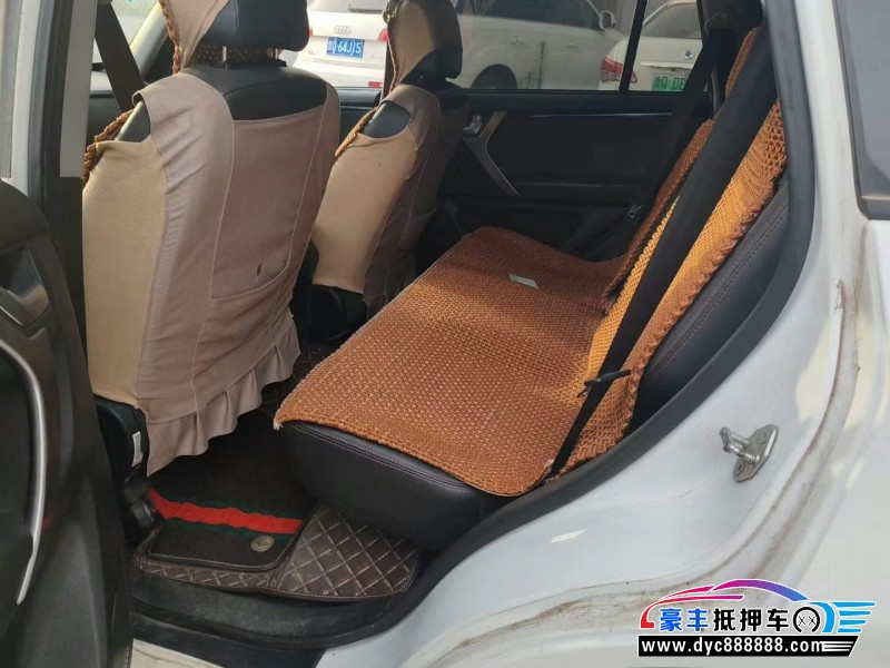 18年奇瑞瑞虎3轿车抵押车出售