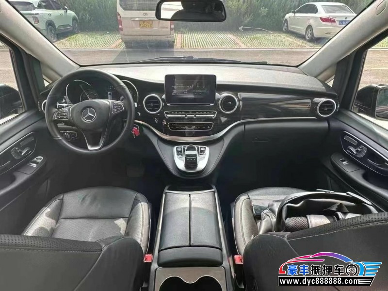 18年奔驰V轿车抵押车出售