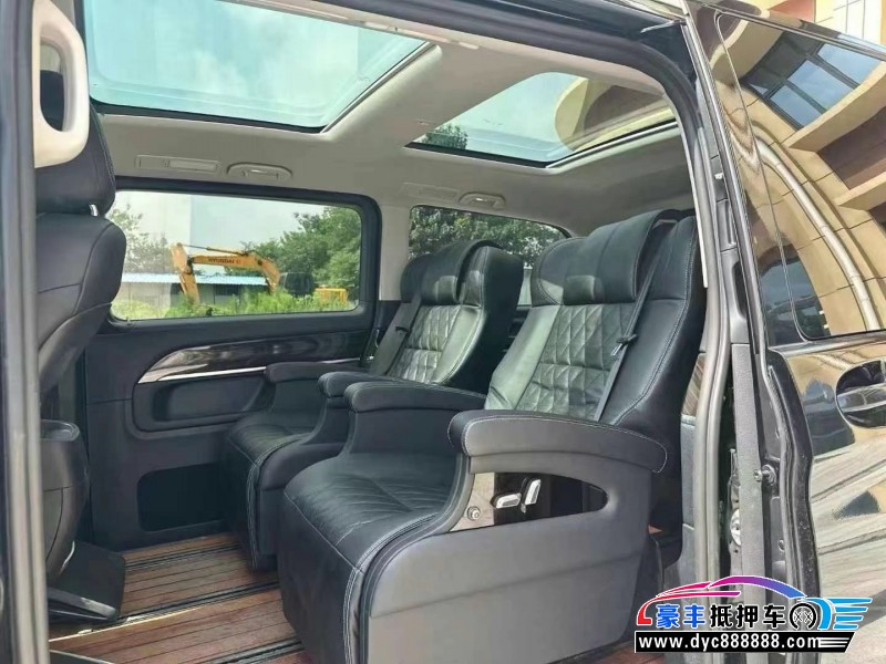 18年奔驰V轿车抵押车出售