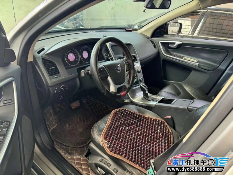 13年沃尔沃XC60轿车抵押车出售