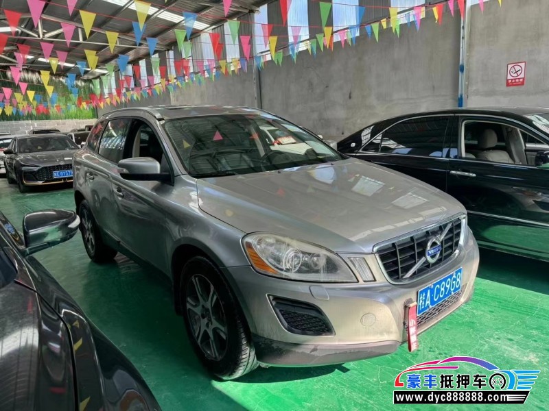 13年沃尔沃XC60轿车抵押车出售