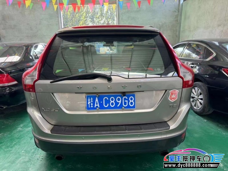 13年沃尔沃XC60轿车抵押车出售