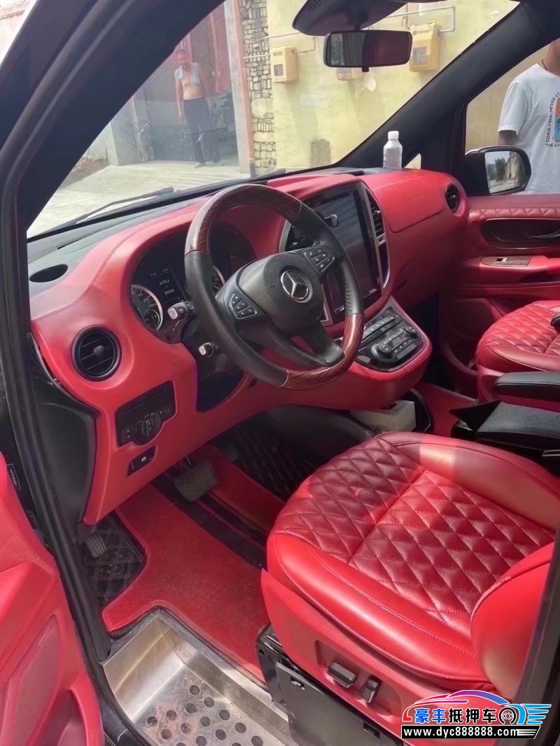 18年奔驰威霆轿车抵押车出售