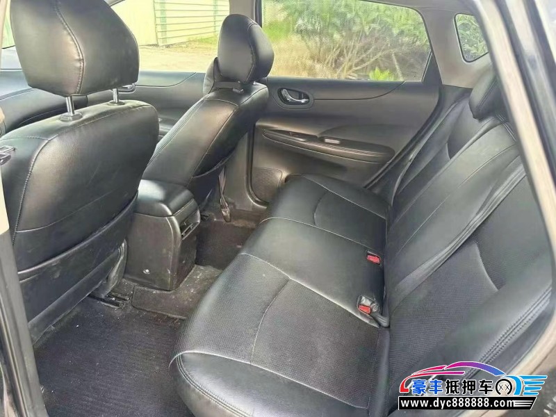 13年日产骐达轿车抵押车出售