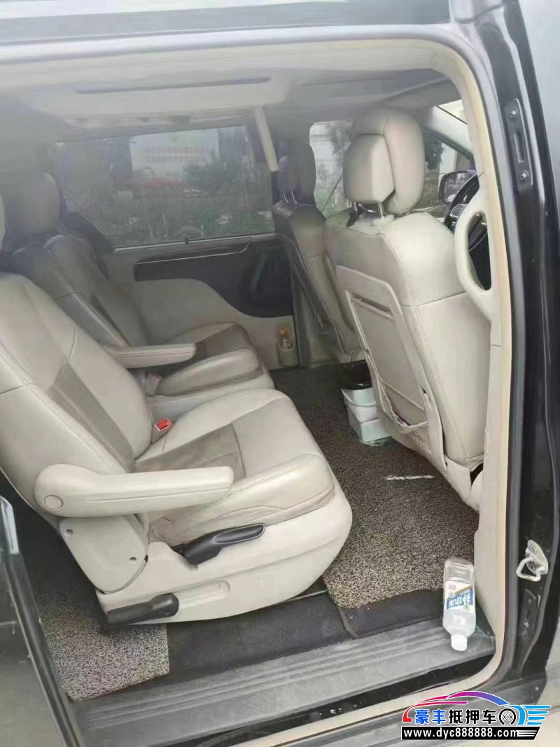 13年克莱斯勒大捷龙轿车抵押车出售