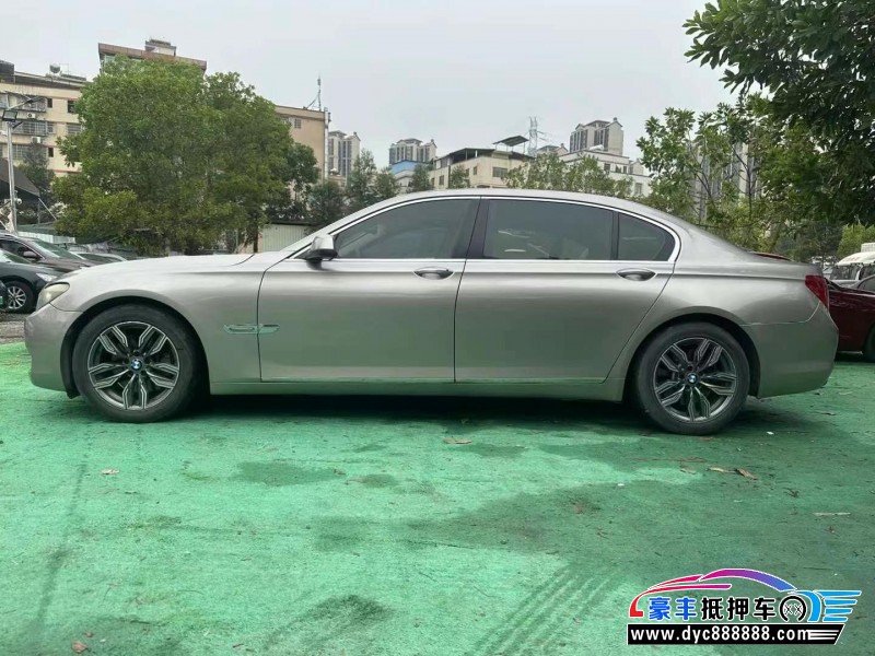10年宝马7系轿车抵押车出售