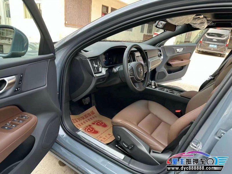 23年沃尔沃S60轿车抵押车出售