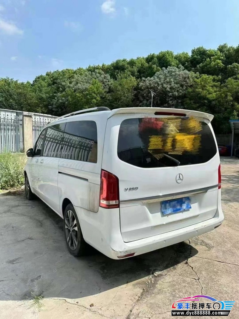 17年奔驰V轿车抵押车出售