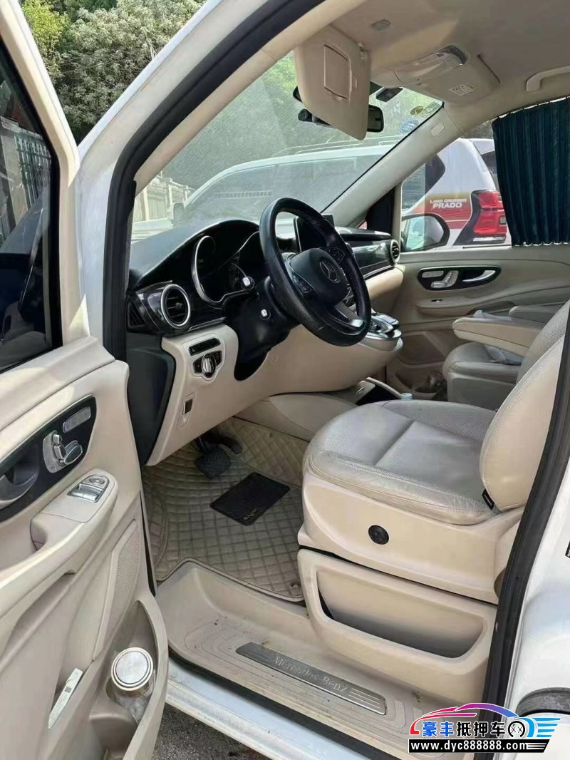 17年奔驰V轿车抵押车出售