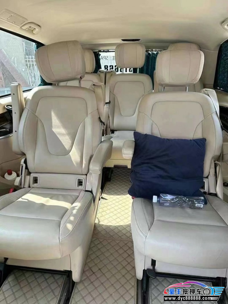 17年奔驰V轿车抵押车出售