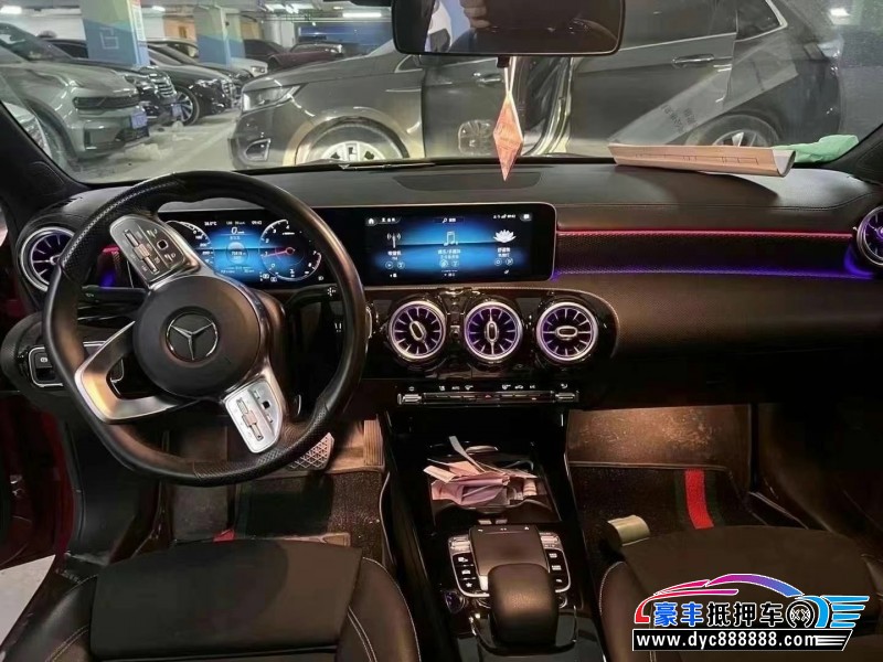 19年奔驰A轿车抵押车出售