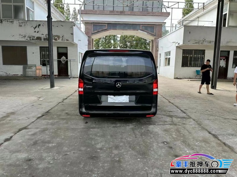 19年奔驰威霆轿车抵押车出售