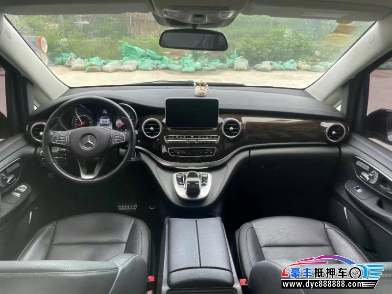 18年奔驰V轿车抵押车出售