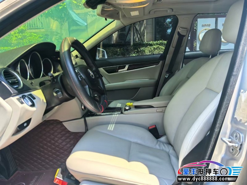 12年奔驰C轿车抵押车出售