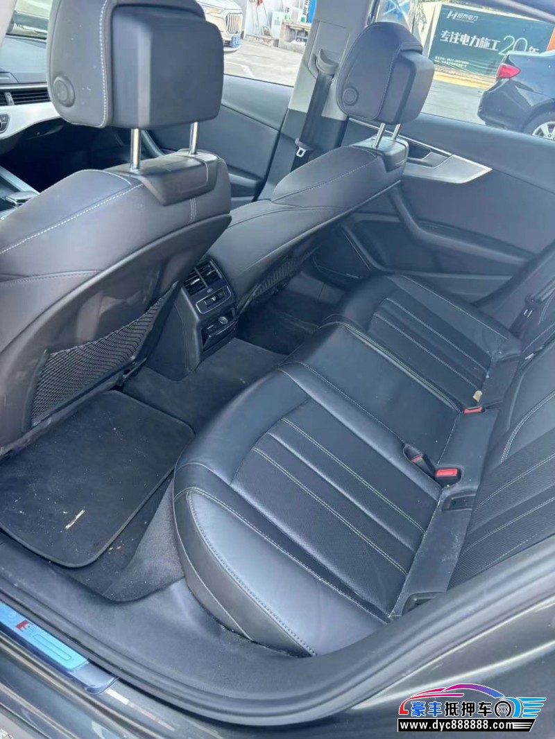 22年奥迪A4轿车抵押车出售