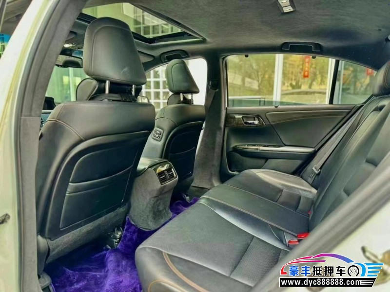 16年本田雅阁轿车抵押车出售