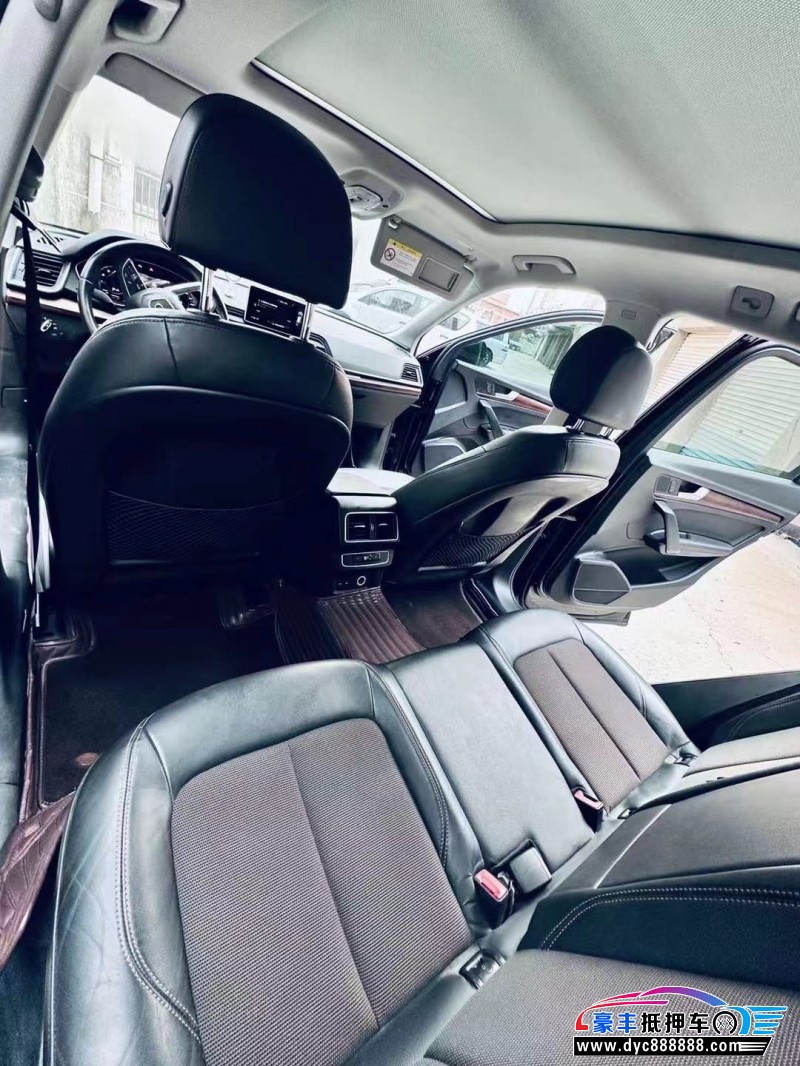 19年奥迪Q5轿车抵押车出售