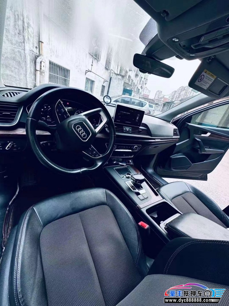 19年奥迪Q5轿车抵押车出售