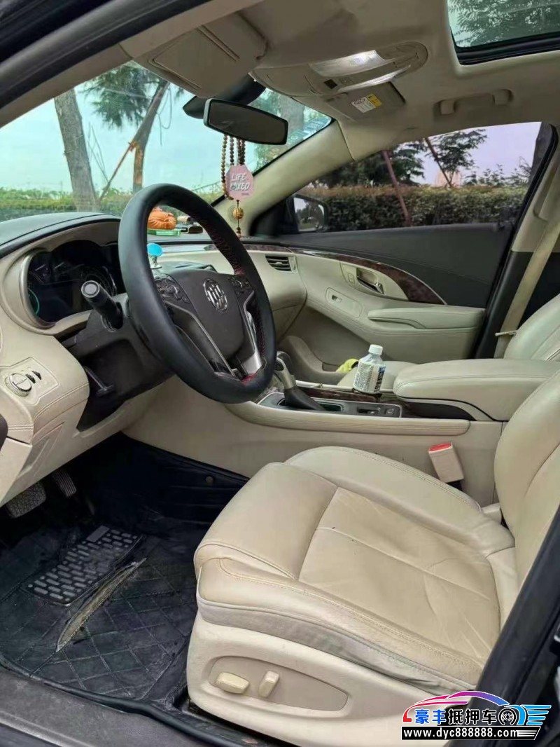 16年别克君越轿车抵押车出售