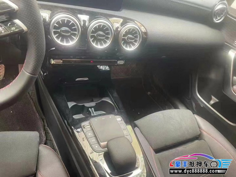 24年奔驰A轿车抵押车出售