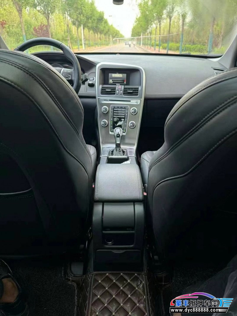 15年沃尔沃XC60轿车抵押车出售