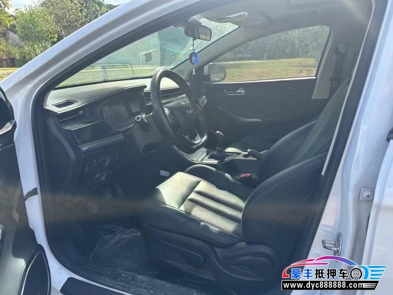 21年奇瑞艾瑞泽5轿车抵押车出售