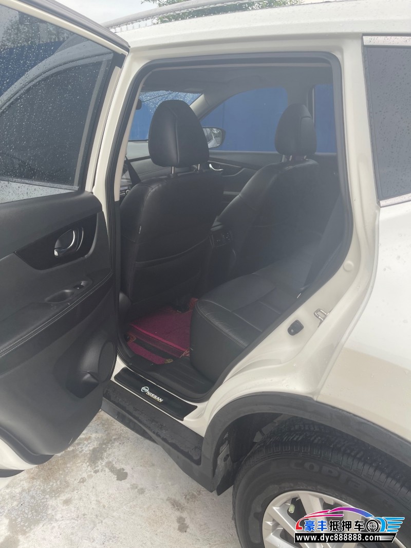 20年日产奇骏轿车抵押车出售