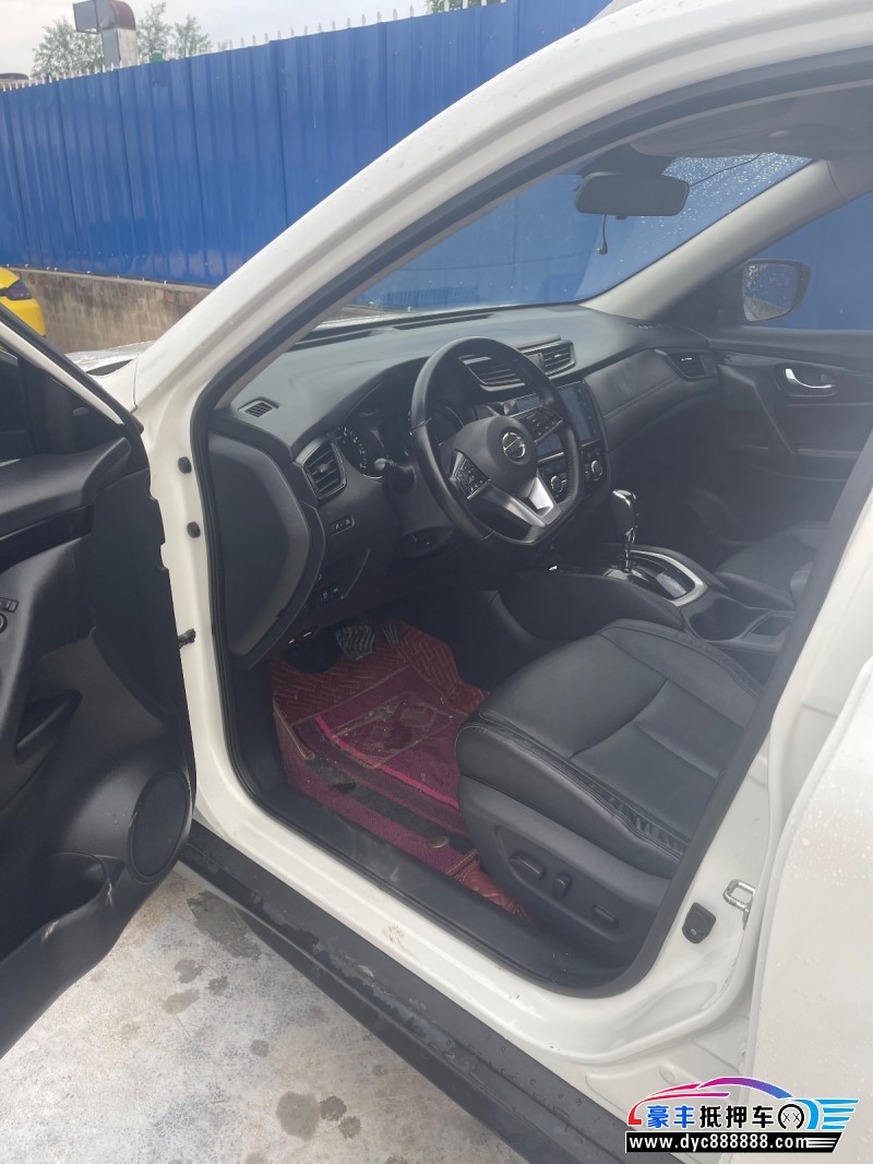 20年日产奇骏轿车抵押车出售