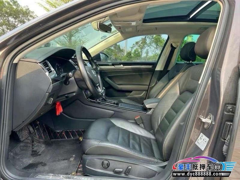 17年大众辉昂轿车抵押车出售