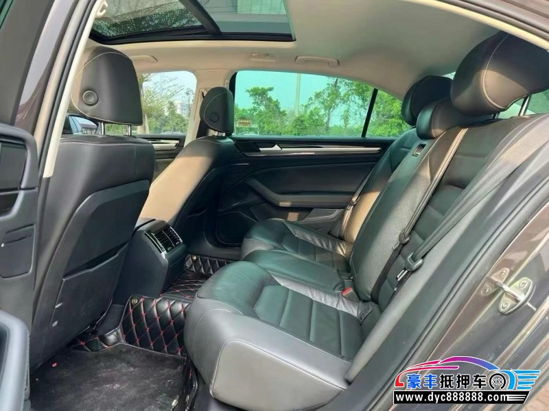 17年大众辉昂轿车抵押车出售