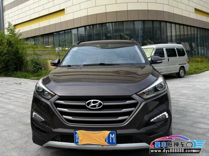 18年现代途胜轿车抵押车出售