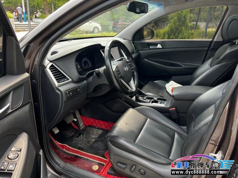 18年现代途胜轿车抵押车出售