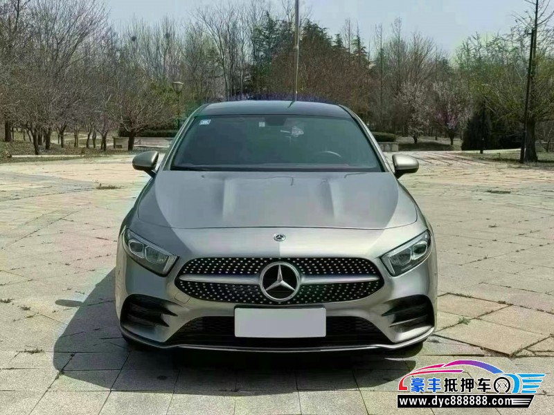 21年奔驰A轿车抵押车出售