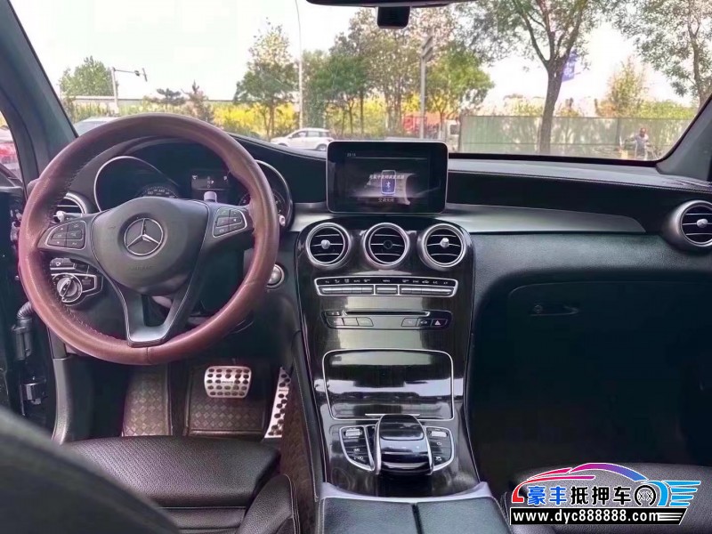 18年奔驰GLC轿车抵押车出售