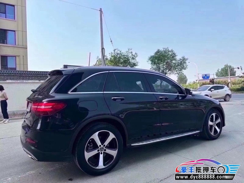 18年奔驰GLC轿车抵押车出售