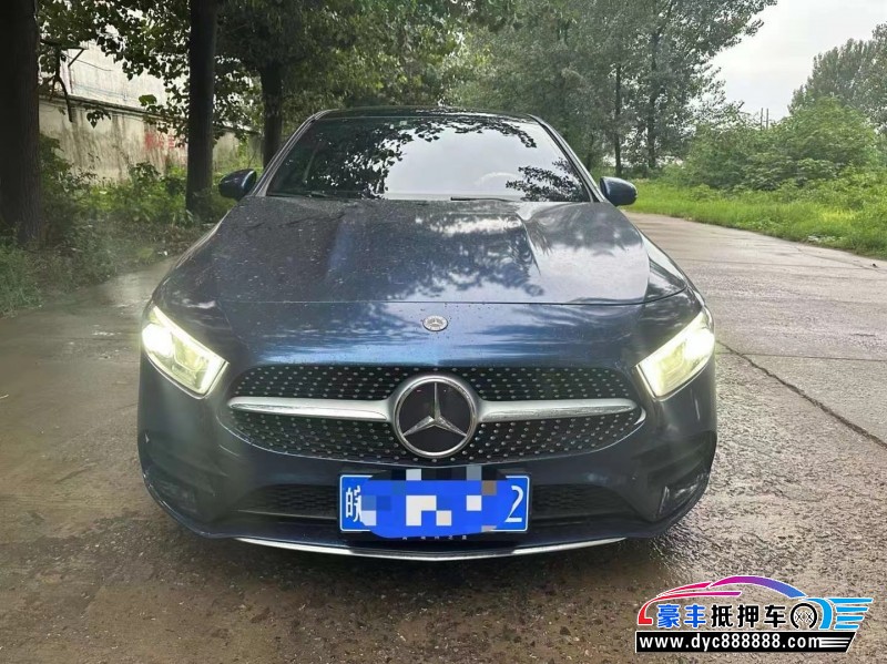 21年奔驰A轿车抵押车出售