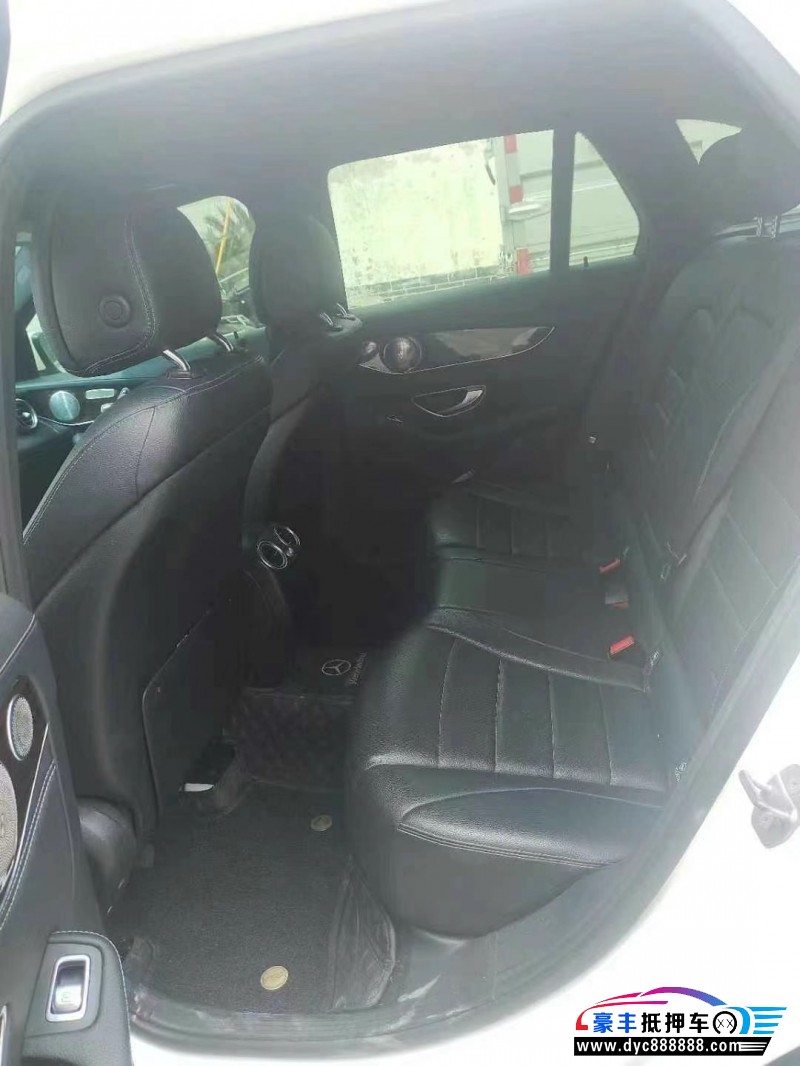 17年奔驰GLC轿车抵押车出售