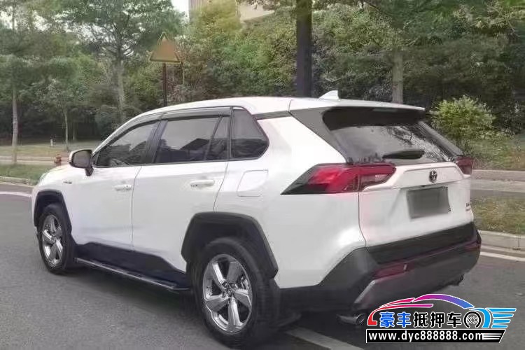 22年丰田RAV4轿车抵押车出售