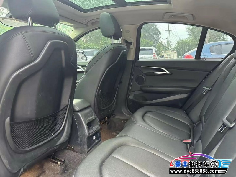 18年宝马1系轿车抵押车出售